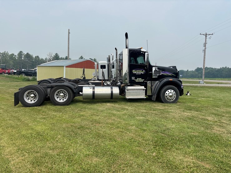 2015-freightliner-coronado-122-sd-image-5