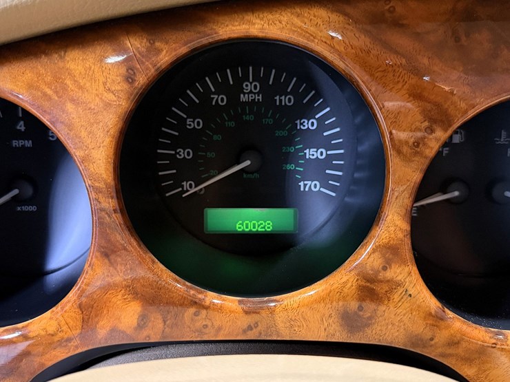 #1516-•-1997-jaguar-xk8-convertible-image-58