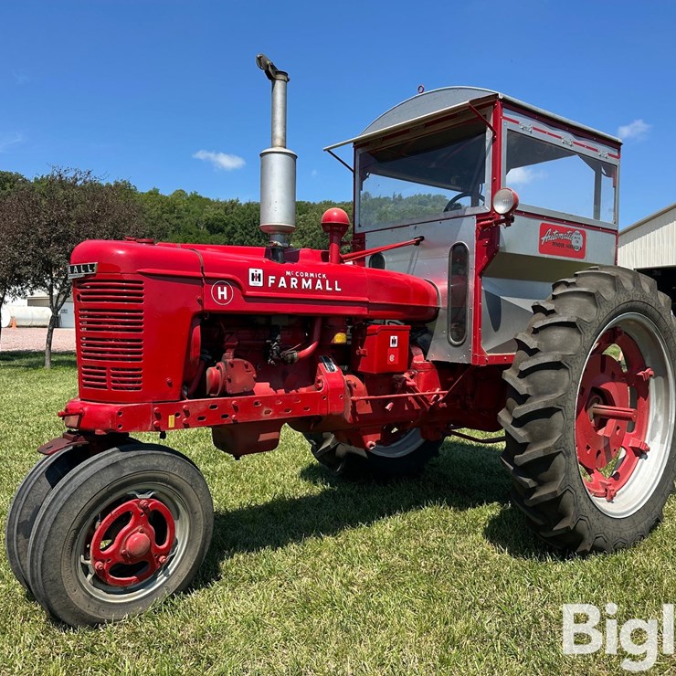 1948 Farmall H 2WD Tractor W/Automatic Mfg Cab