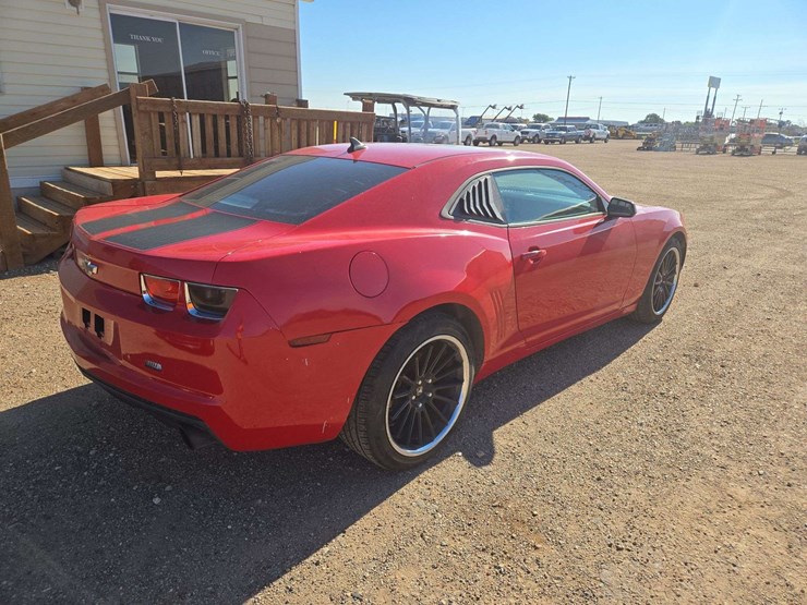 2011-chevrolet-camaro-coupe-image-3