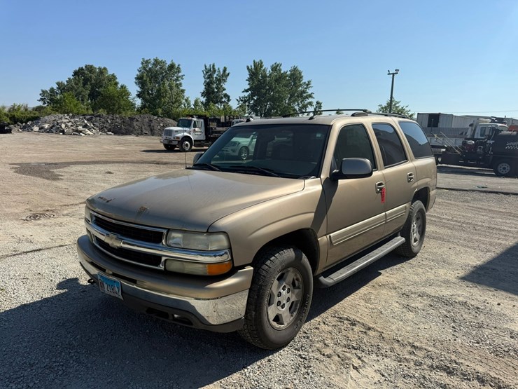 2005-chevrolet-tahoe-image-1