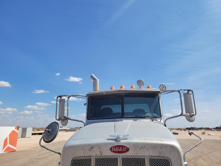 2013-peterbilt-365-image-10
