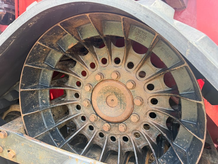 2014-case-ih-470-image-9