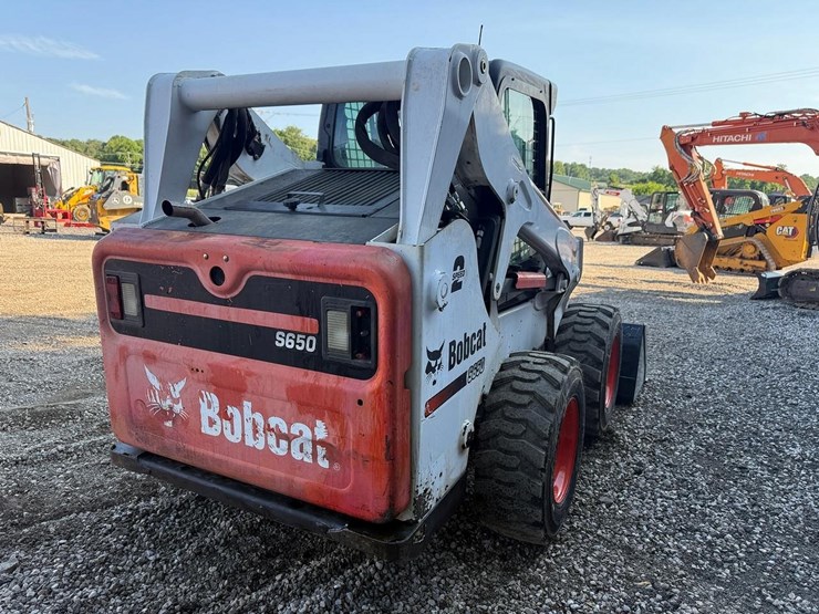 2013-bobcat-s650-image-4