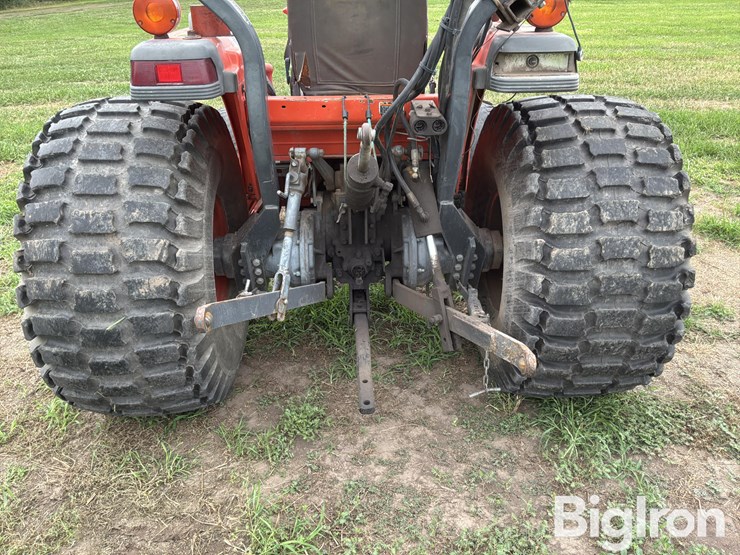 2001-kubota-l4610-image-19