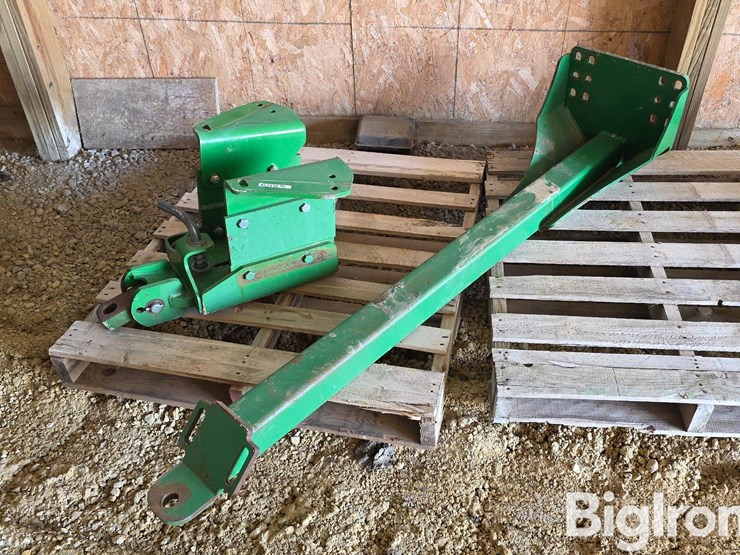 john-deere-rear-combine-tow-hitches-image-1