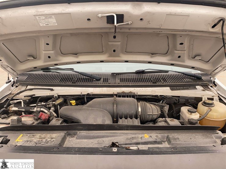 2012-ford-cargo-image-10
