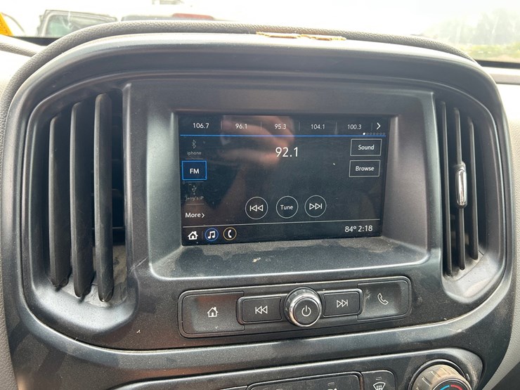 2019-chevrolet-colorado-image-38