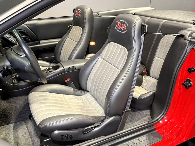 #1517-•-2002-chevrolet-camaro-ss-image-64