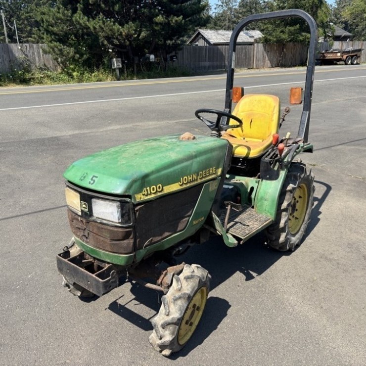JOHN DEERE 4100
