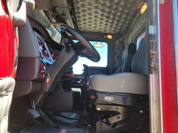 2010-kenworth-t800-image-39