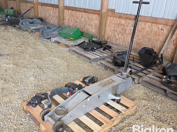 10-ton-floor-jack-&-steinbauer-chips-image-1
