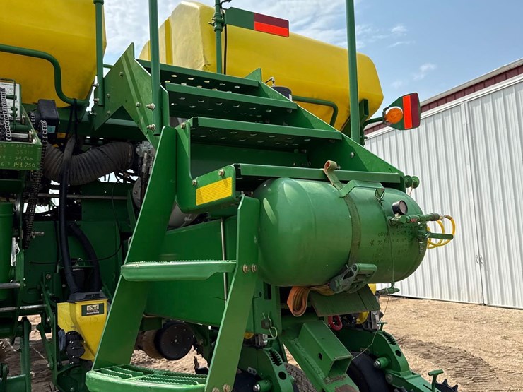 2006-john-deere-1770nt-image-32