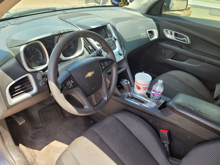 2016-chevrolet-equinox-ls-image-16