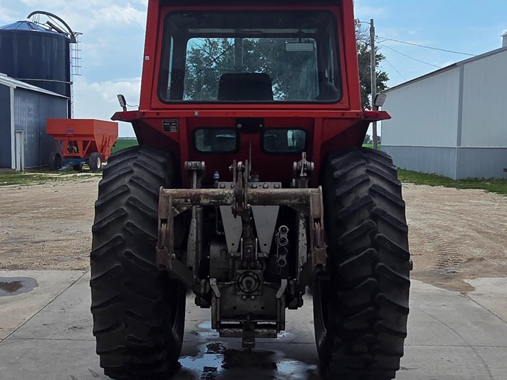 1976-massey-ferguson-1135-image-6