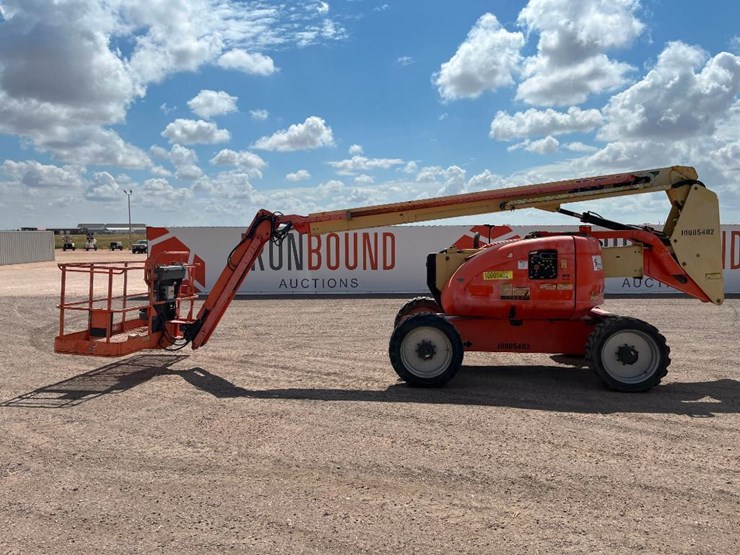 2011-jlg-600aj-image-2