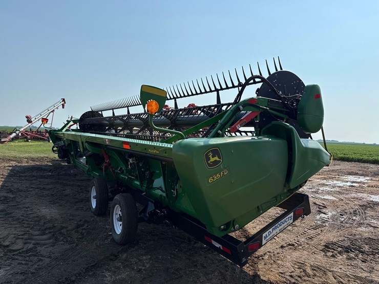 2018-john-deere-635fd-image-3
