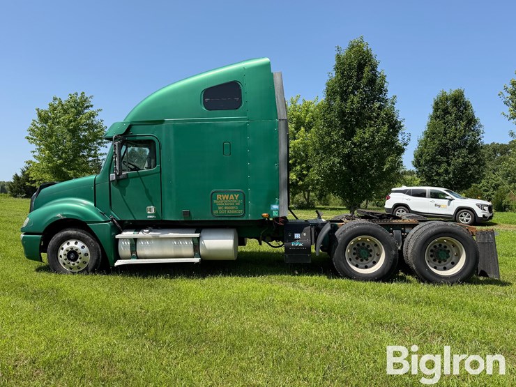 2006-freightliner-columbia-120-image-8