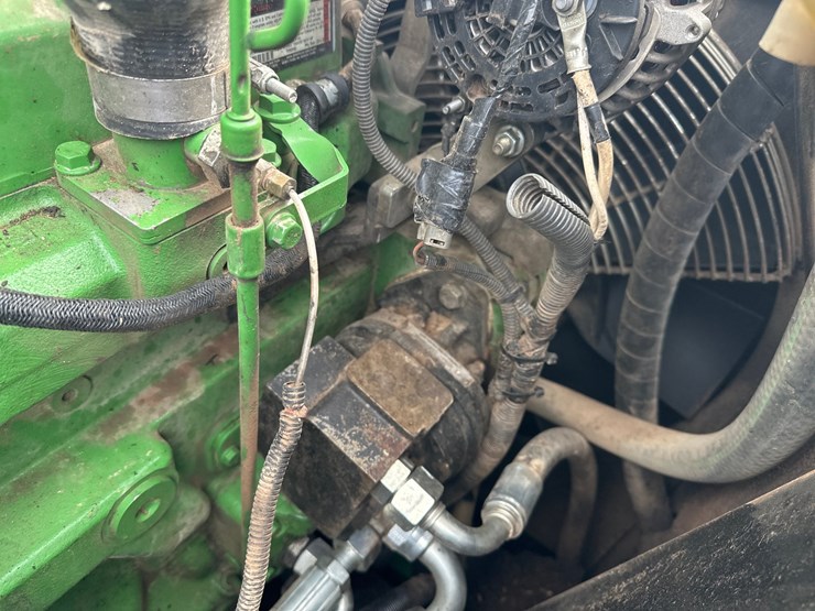 2016-deere-2154d-image-57