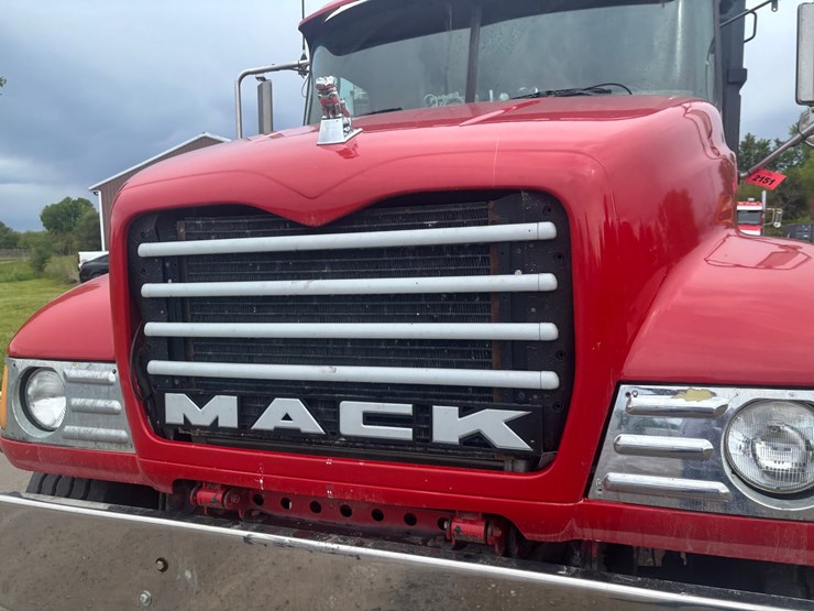2004-mack-granite-cv713-image-12