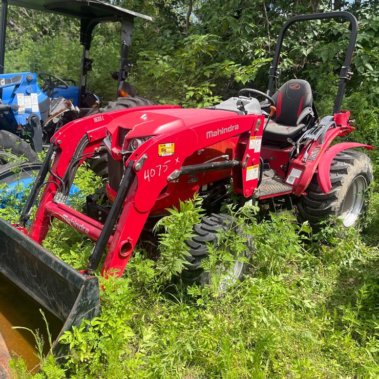 2022 Mahindra 1635S Compact Utility Tractor W/Loader