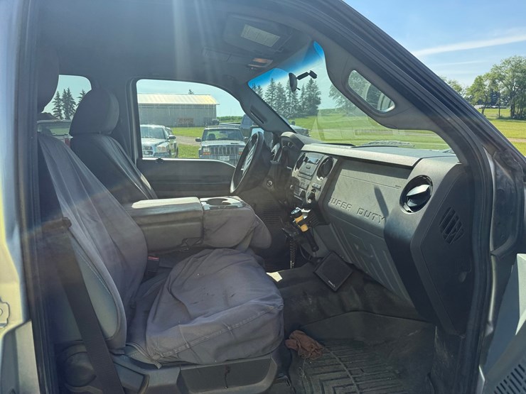 2011-ford-f350-image-34