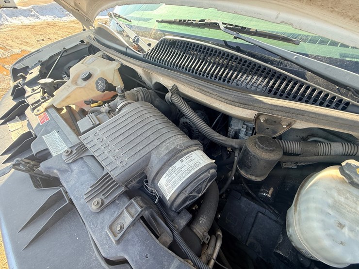 2004-chevrolet-3500-image-58