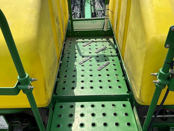 2006-john-deere-1770nt-image-61