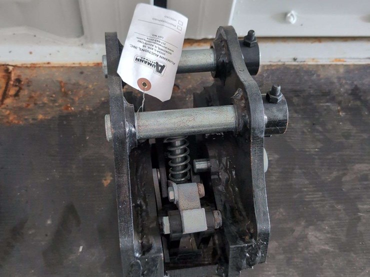 iranch-mini-excavator-quick-attachment-image-2
