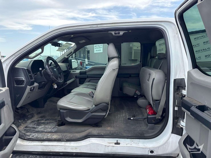 2016-ford-f150-image-16