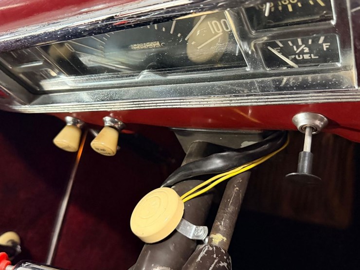 #1880-•-1947-plymouth-deluxe-convertible-image-28