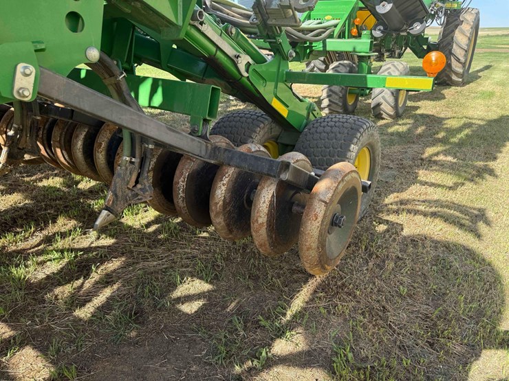 2013-john-deere-1830-image-24