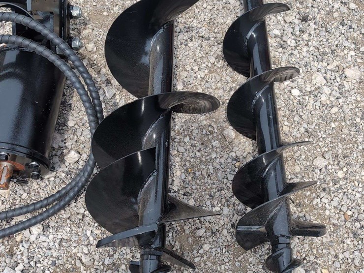 i-ranch-mini-excavator-auger-drive-and-bits-image-2