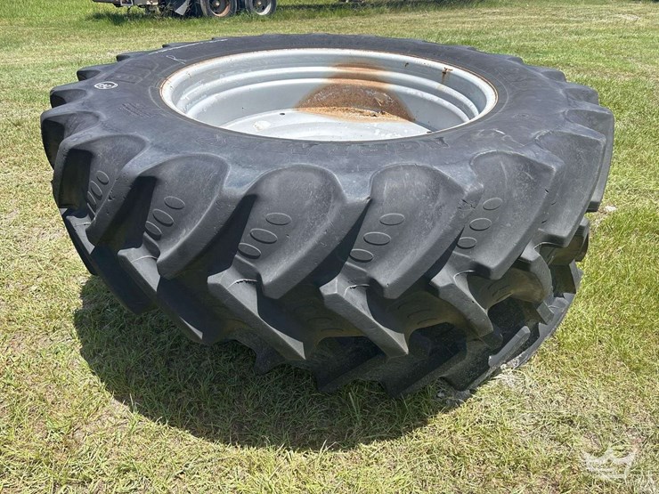 pair-of-480/80r42-tractor-wheels-and-tires-image-2