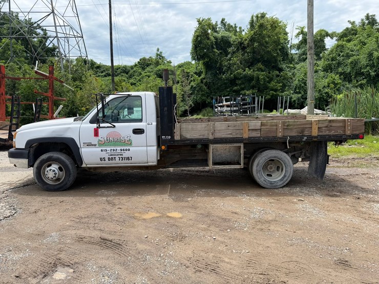 2007-chevrolet-3500-image-2