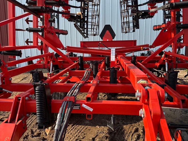 2013-kuhn-krause-5635-46ft-field-cultivator-image-61