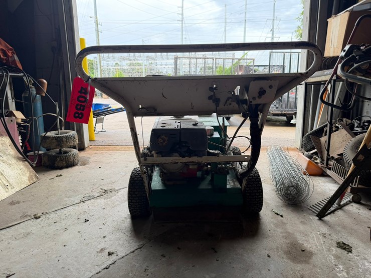 #4058-•-lesco-renovator-20-walk-behind-slit-seeder-image-4
