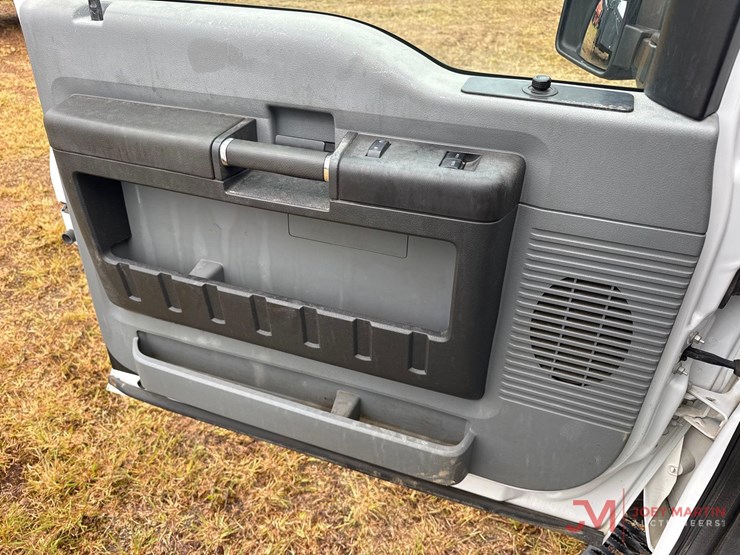 2016-ford-f350-xl-image-35