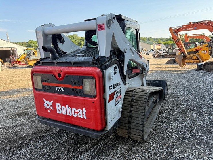 2022-bobcat-t770-image-4