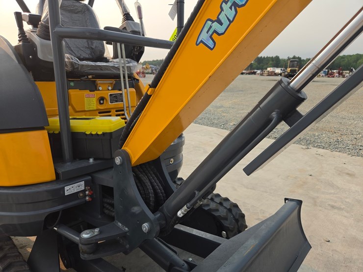 #5090-•-2026-future-ft30-mini-excavator-image-15