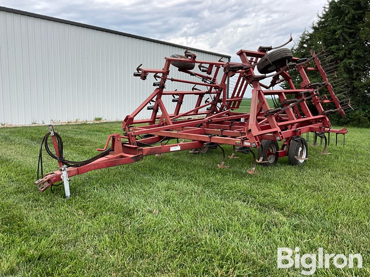 case-ih-4800-image-1