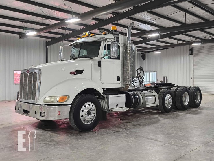 2013-peterbilt-386-image-1