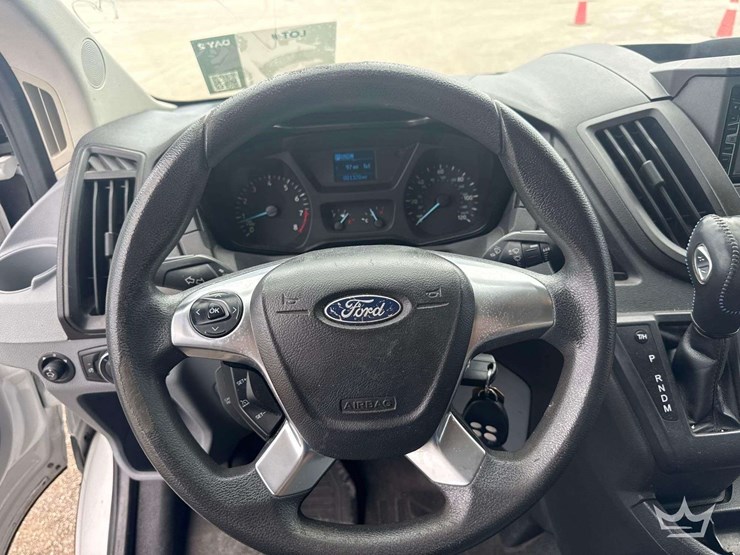2016-ford-transit-image-24