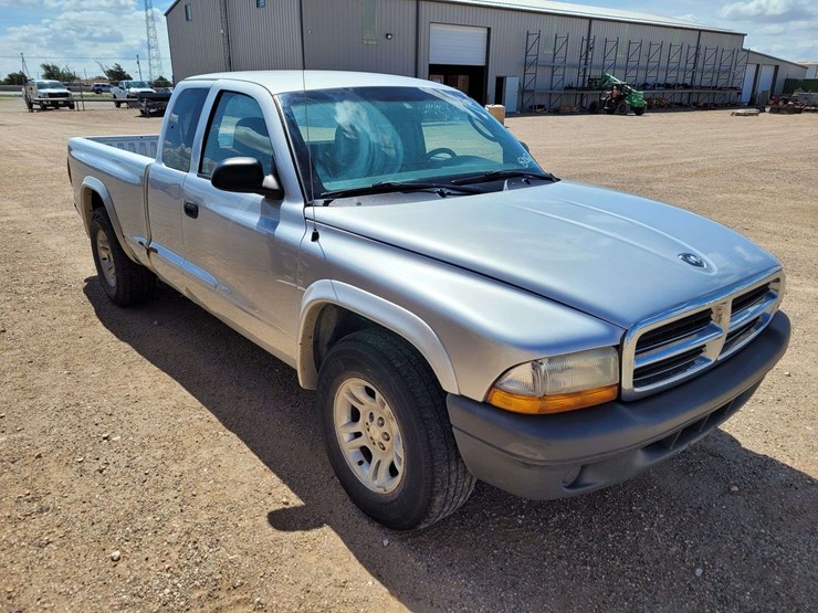 2004-dodge-dakota-image-2