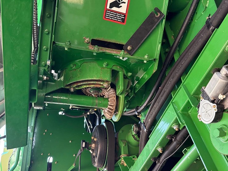 2011-john-deere-9770-sts-image-39