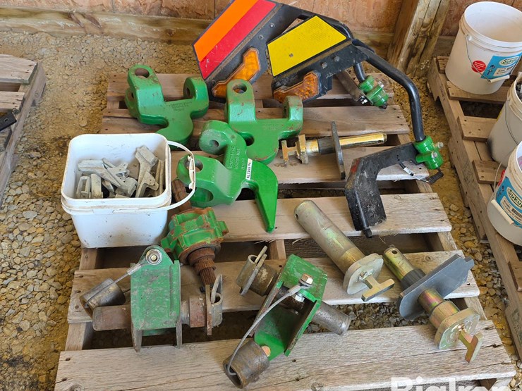 john-deere-hitch-parts,-pins,-&-safety-lights-image-8