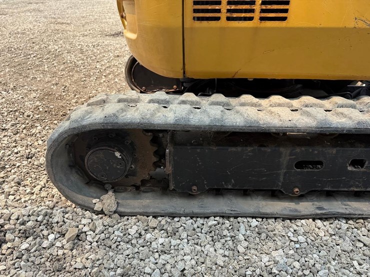 2015-caterpillar-301.7-image-12