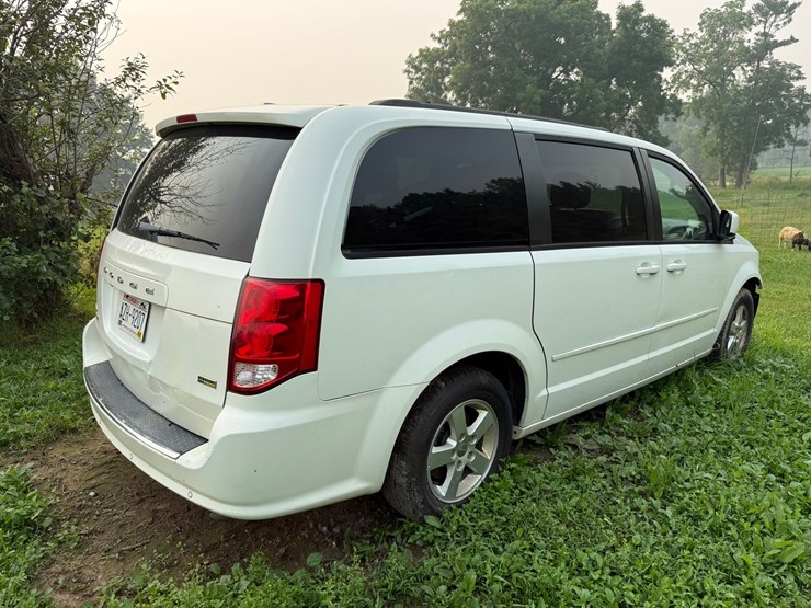2013-dodge-caravan-image-5