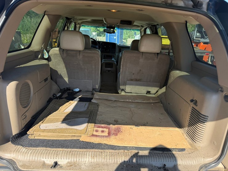 2005-chevrolet-tahoe-image-24