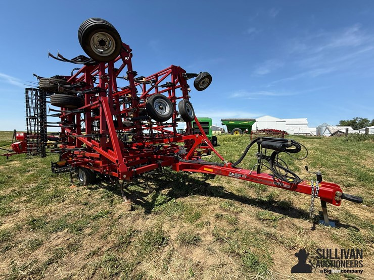 2023-case-ih-255-image-3